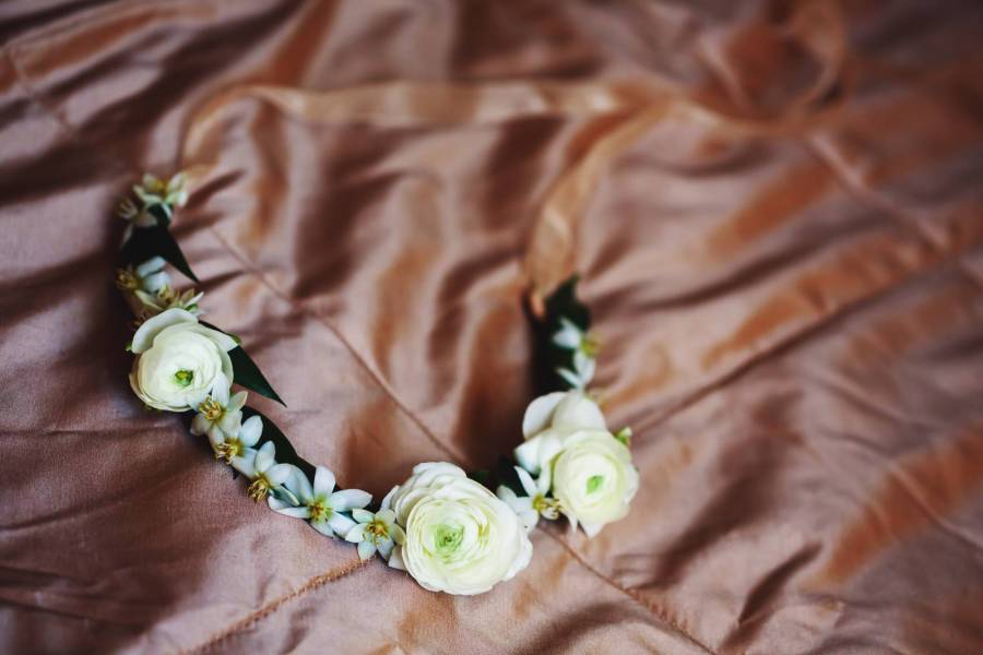 Trendy w girlandach ślubnych inspiracje na wyjątkową dekorację